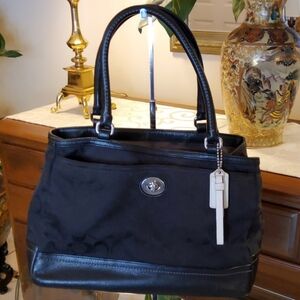 Coach F23294 Park Signature Carryall - Black